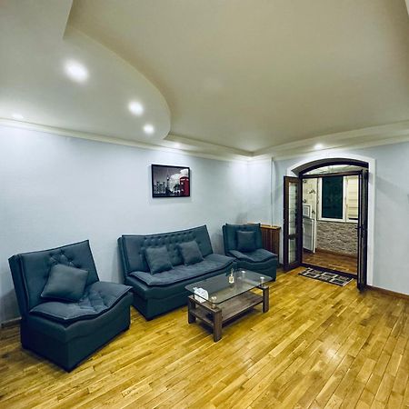 Classic Family Apart In The Center With 4 Rooms Tashkent Exterior foto